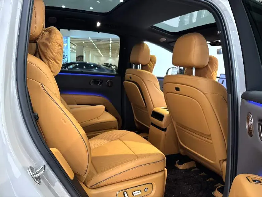 2025 Li i8 BEV,autocango,china used car exporter,china ev exporter,chinese used car exporter,chinese used ev exporter