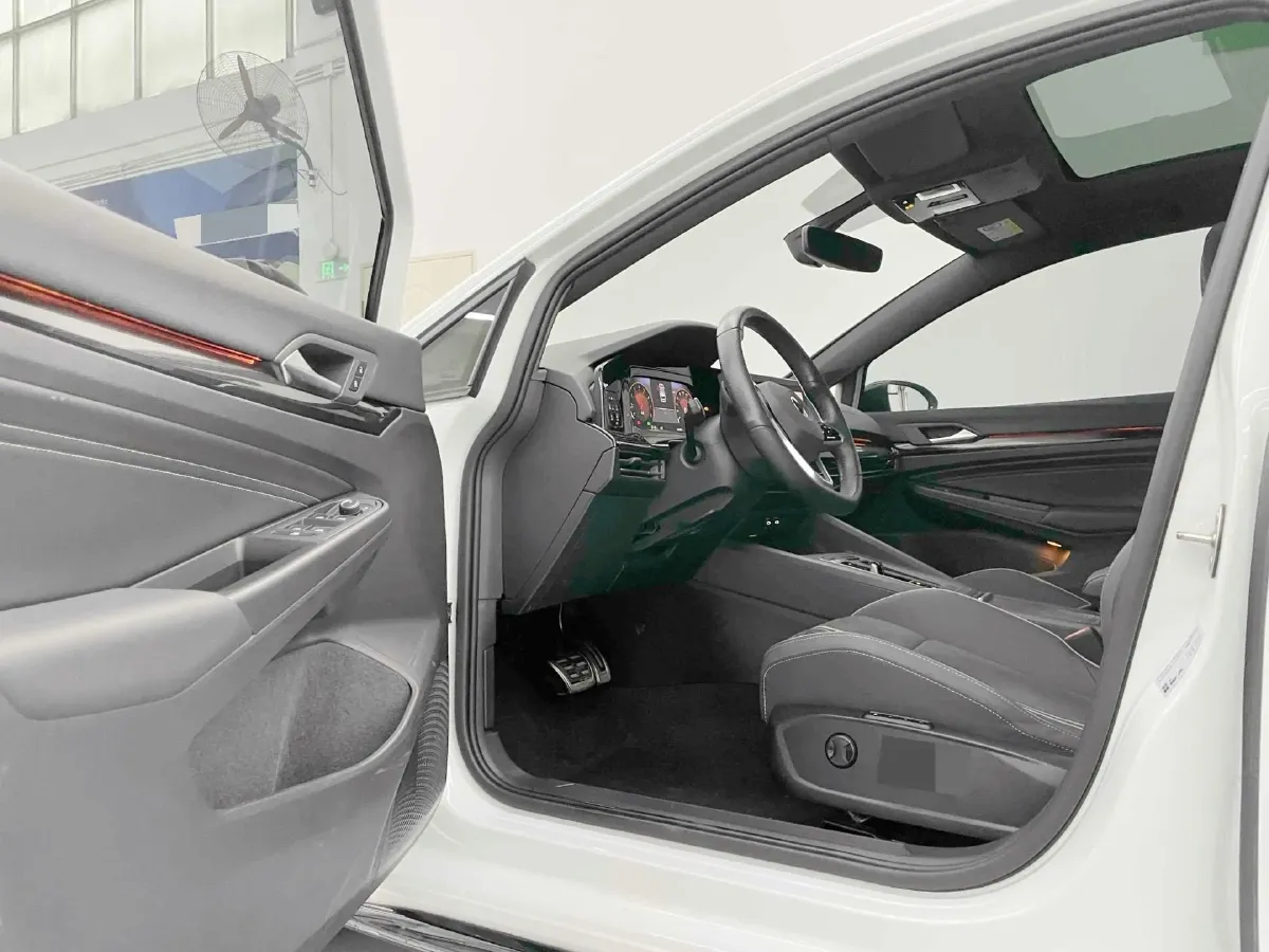 2023 Volkswagen Golf 1.4T 150HP L4 7DCT,autocango,china used car exporter,china ev exporter,chinese used car exporter,chinese used ev exporter