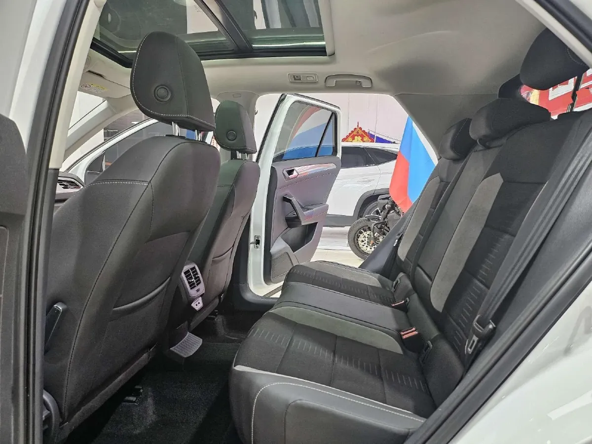 2021 Volkswagen T-Roc 1.4T 150HP L4 7DCT,autocango,china used car exporter,china ev exporter,chinese used car exporter,chinese used ev exporter