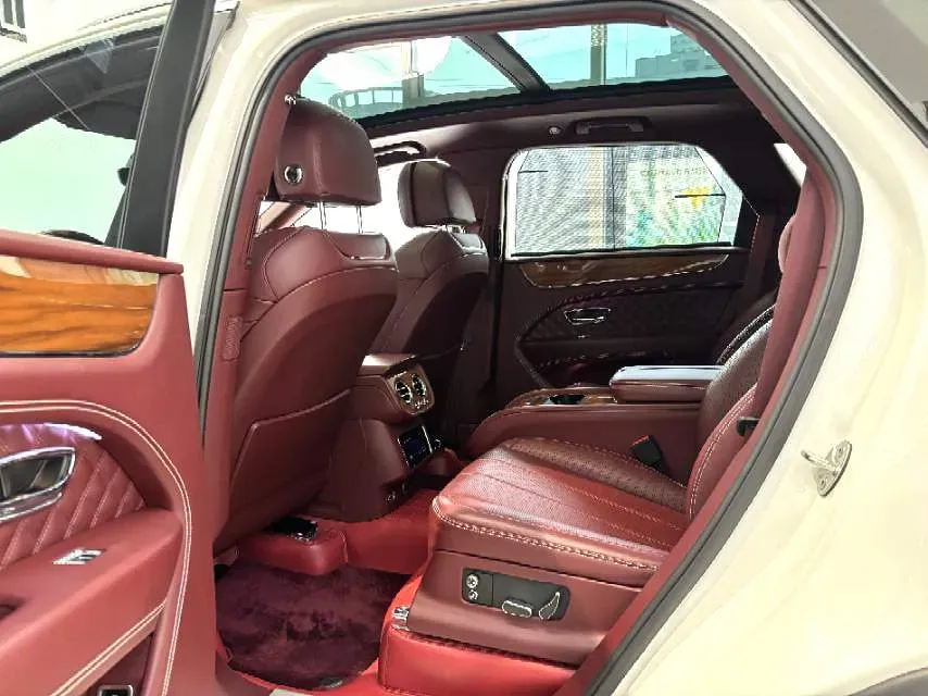 2021 Bentley Bentayga 4.0T 550HP V8 8AT,autocango,china used car exporter,china ev exporter,chinese used car exporter,chinese used ev exporter