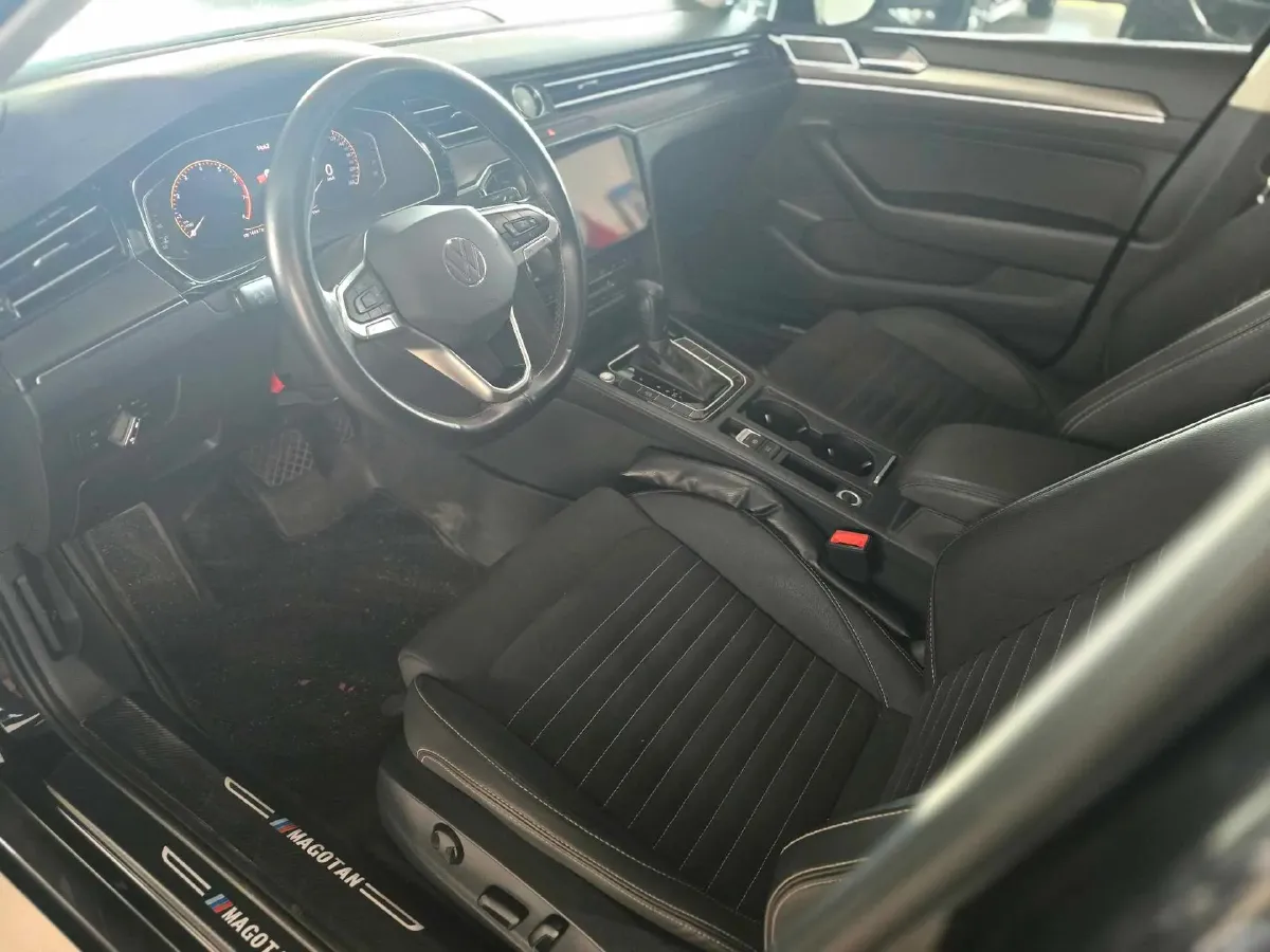 2020 Volkswagen Magotan 2.0T 186HP L4 7DCT,autocango,china used car exporter,china ev exporter,chinese used car exporter,chinese used ev exporter