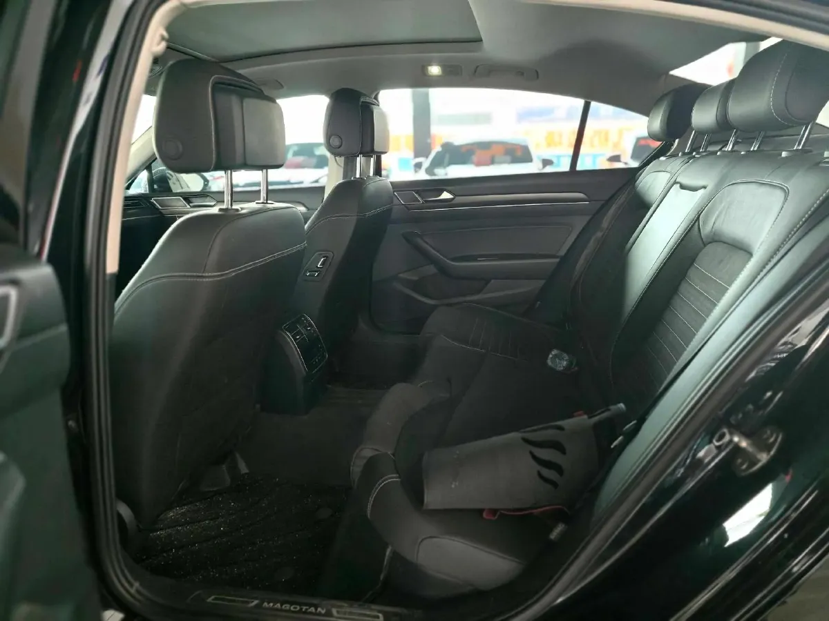 2020 Volkswagen Magotan 2.0T 186HP L4 7DCT,autocango,china used car exporter,china ev exporter,chinese used car exporter,chinese used ev exporter