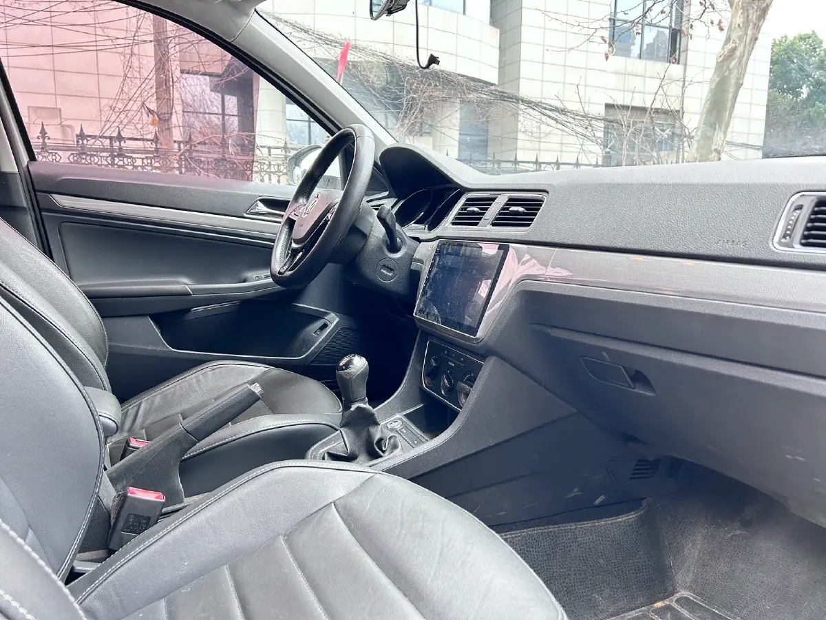 2017 Zotye Damy X7 1.8T 177HP L4 5MT,autocango,china used car exporter,china ev exporter,chinese used car exporter,chinese used ev exporter