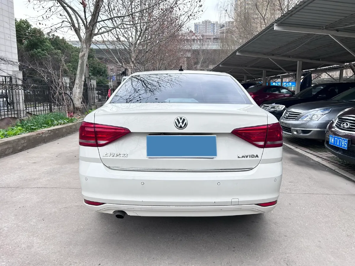2017 Zotye Damy X7 1.8T 177HP L4 5MT,autocango,china used car exporter,china ev exporter,chinese used car exporter,chinese used ev exporter