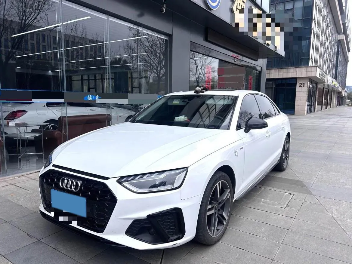 2022 Audi A4L 2.0T 190HP L4 7DCT,autocango,china used car exporter,china ev exporter,chinese used car exporter,chinese used ev exporter