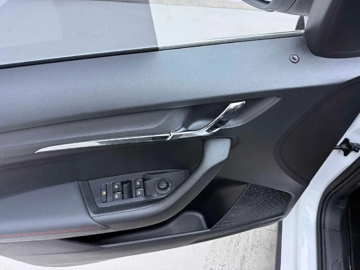 2022 Skoda Kamiq 1.5L 112HP L4 6AT,autocango,china used car exporter,china ev exporter,chinese used car exporter,chinese used ev exporter