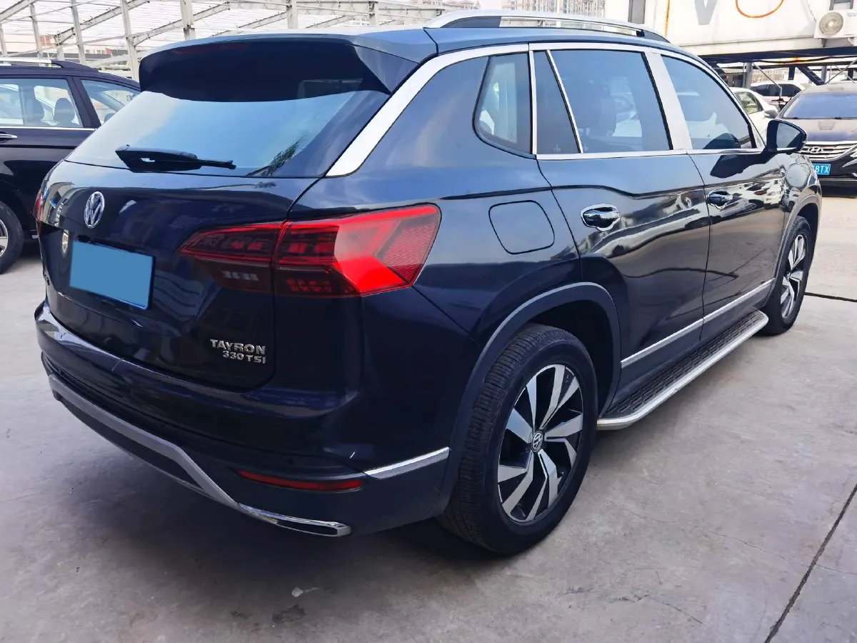 2019 Jeep Cherokee 2.0T 234HP L4 9AT,autocango,china used car exporter,china ev exporter,chinese used car exporter,chinese used ev exporter