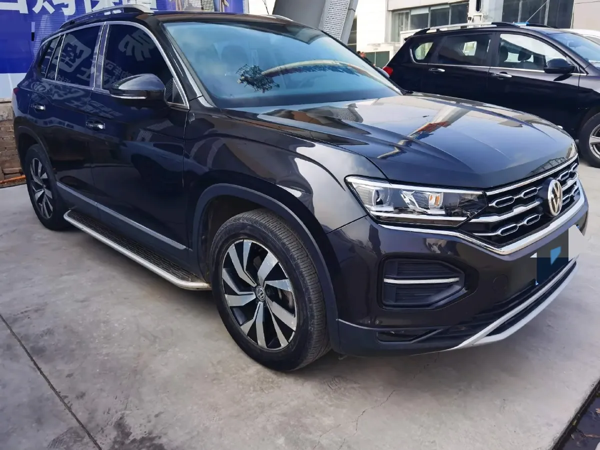 2019 Jeep Cherokee 2.0T 234HP L4 9AT,autocango,china used car exporter,china ev exporter,chinese used car exporter,chinese used ev exporter