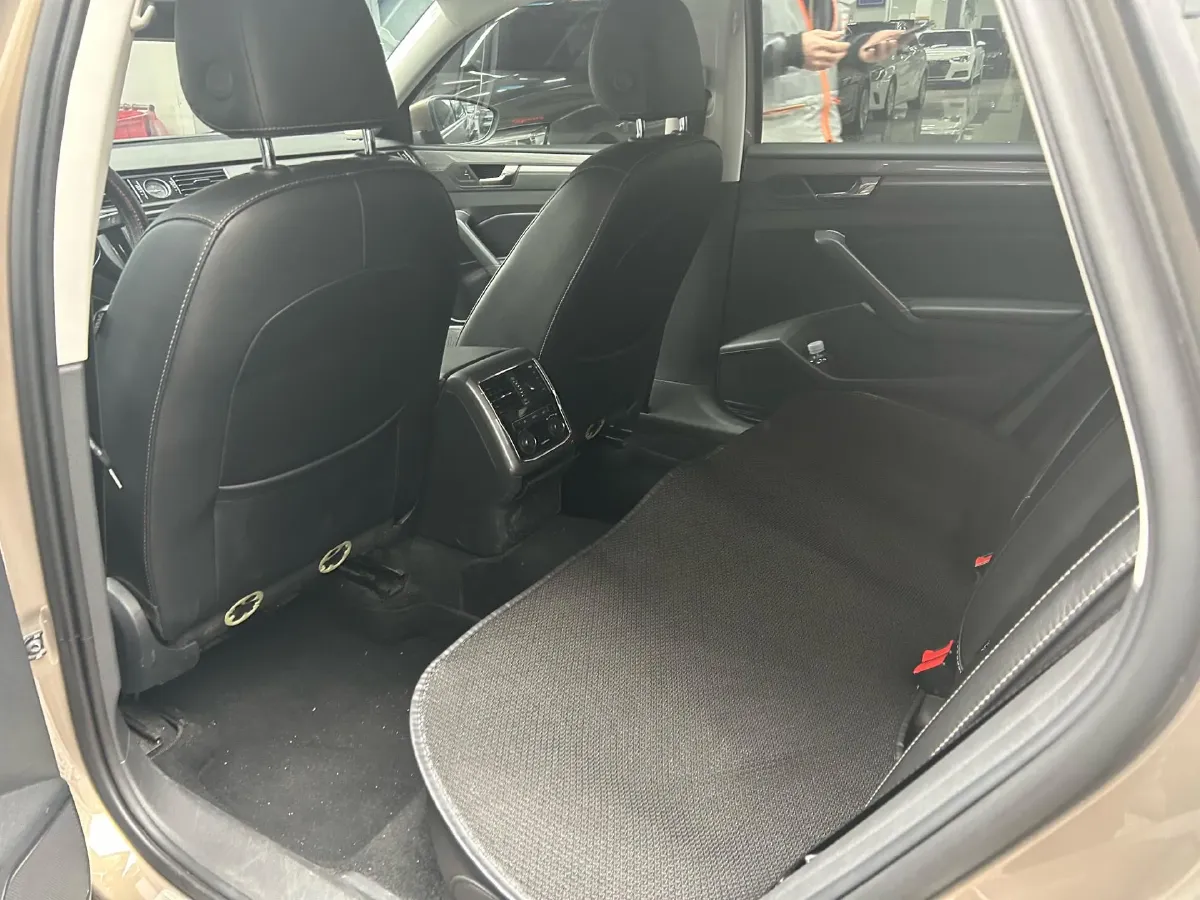 2017 Volkswagen Passat 1.8T 180HP L4 7DCT,autocango,china used car exporter,china ev exporter,chinese used car exporter,chinese used ev exporter