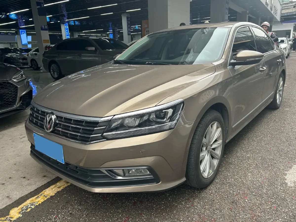 2017 Volkswagen Passat 1.8T 180HP L4 7DCT,autocango,china used car exporter,china ev exporter,chinese used car exporter,chinese used ev exporter