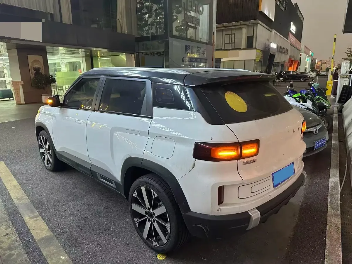 2023 Geely ICON 1.5T 181HP L4 7DCT,autocango,china used car exporter,china ev exporter,chinese used car exporter,chinese used ev exporter