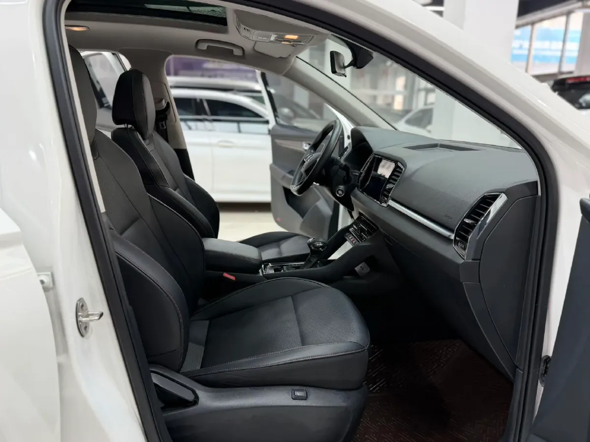 2022 Skoda Karoq 1.4T 150HP L4 7DCT,autocango,china used car exporter,china ev exporter,chinese used car exporter,chinese used ev exporter