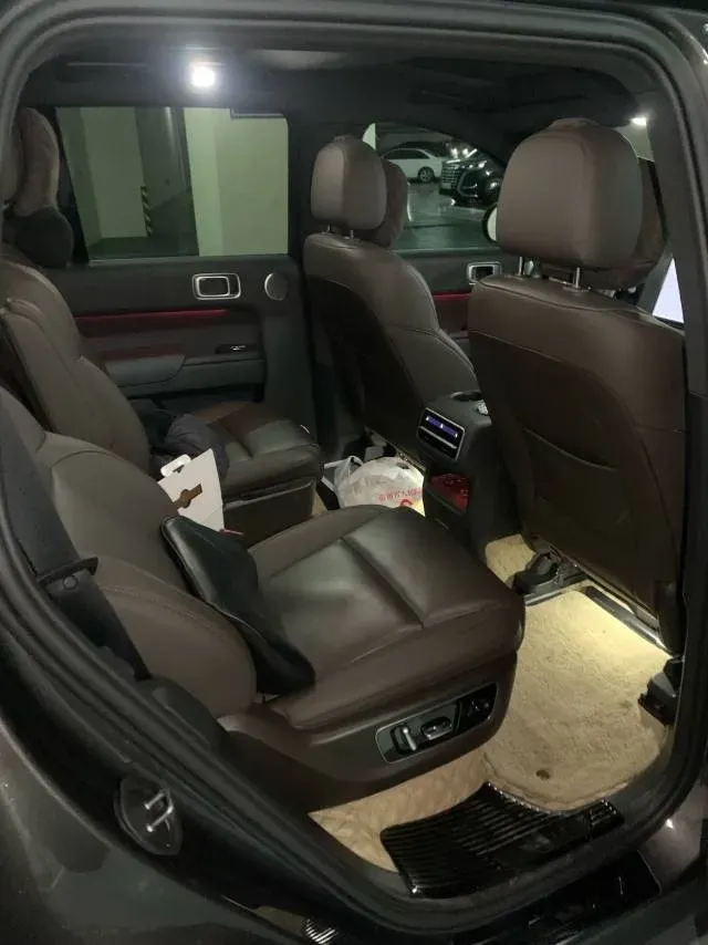 2023 Li L8 Range Extended 154HP REEV 40.9KWH,autocango,china used car exporter,china ev exporter,chinese used car exporter,chinese used ev exporter