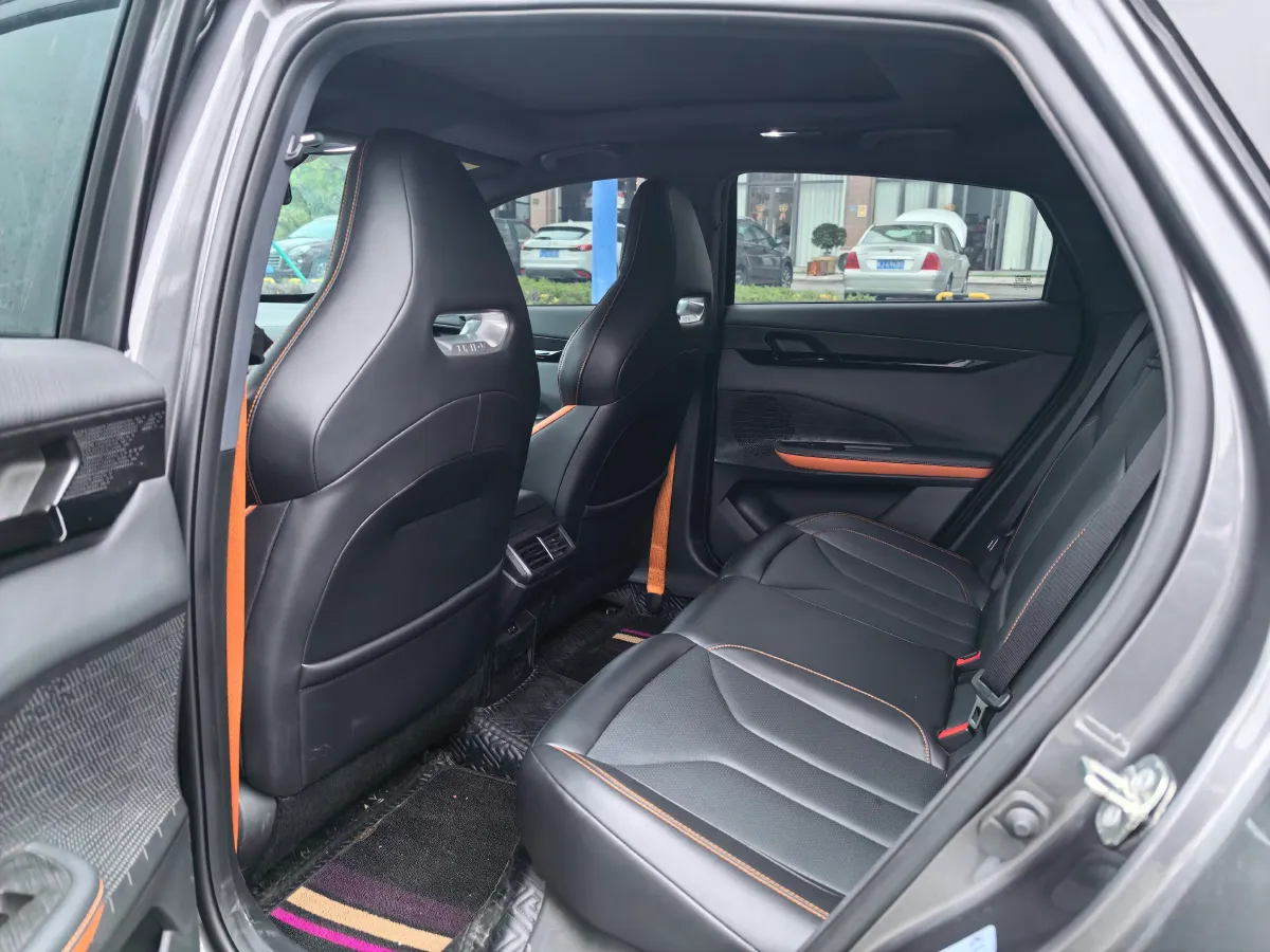 2024 ChangAn UNI-V 1.5T 188HP L4 7DCT,autocango,china used car exporter,china ev exporter,chinese used car exporter,chinese used ev exporter