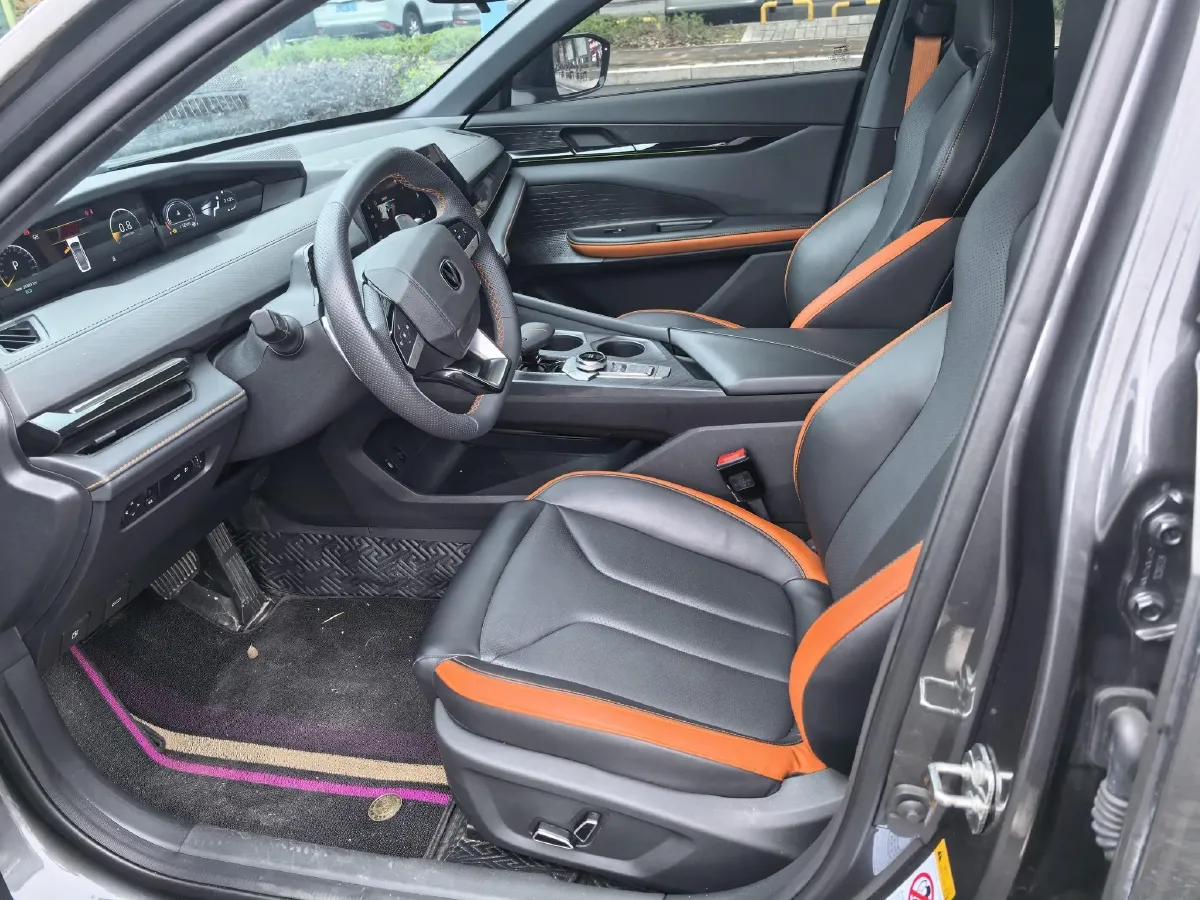 2024 ChangAn UNI-V 1.5T 188HP L4 7DCT,autocango,china used car exporter,china ev exporter,chinese used car exporter,chinese used ev exporter