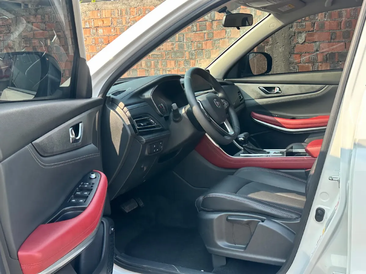 2022 ChangAn CS75 1.5T 180HP L4 7DCT,autocango,china used car exporter,china ev exporter,chinese used car exporter,chinese used ev exporter