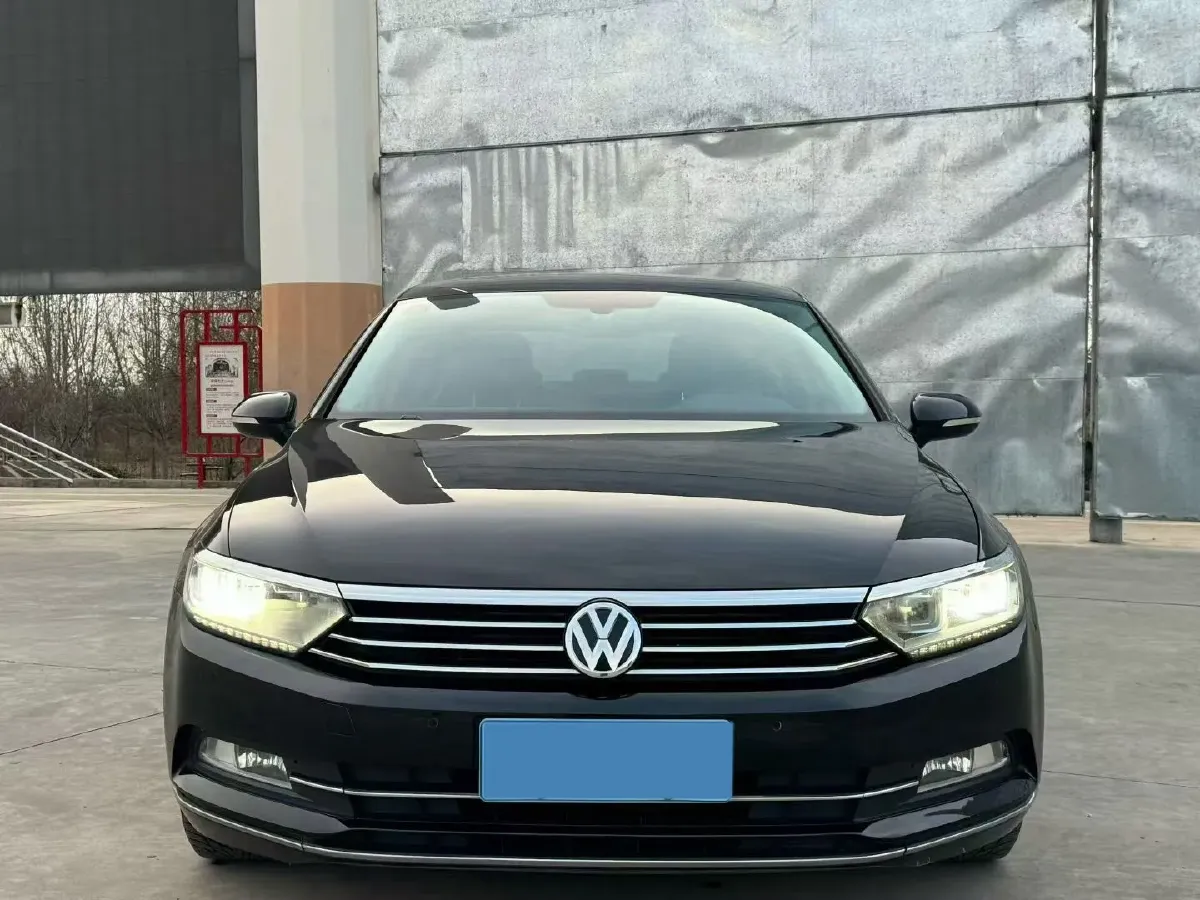 2019 Volkswagen Magotan 2.0T 186HP L4 7DCT,autocango,china used car exporter,china ev exporter,chinese used car exporter,chinese used ev exporter