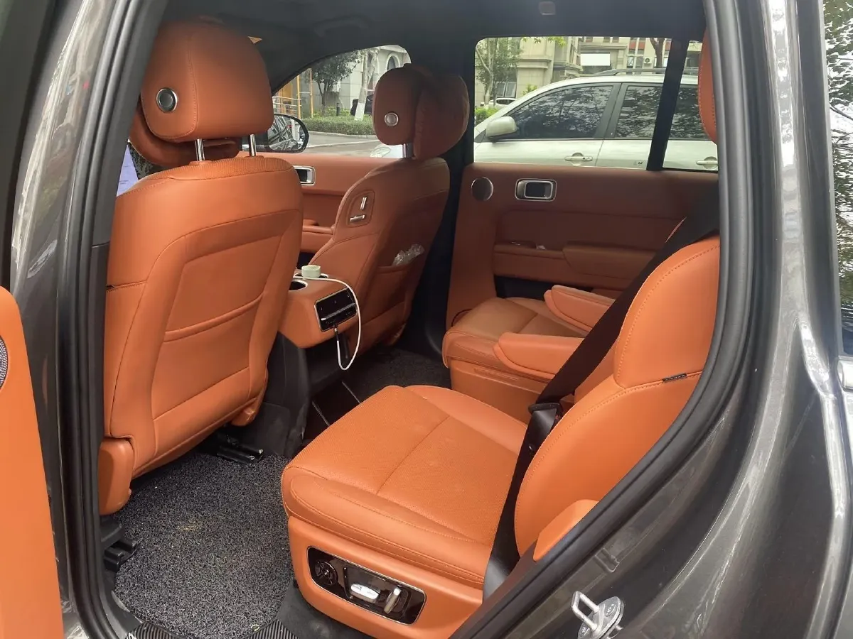 2023 Li L8 Range Extended 154HP REEV 40.9KWH,autocango,china used car exporter,china ev exporter,chinese used car exporter,chinese used ev exporter