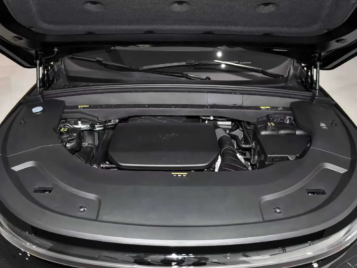 2025 Li L7 Range Extended 154HP REEV,autocango,china used car exporter,china ev exporter,chinese used car exporter,chinese used ev exporter