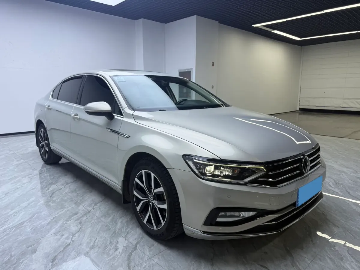 2020 Volkswagen Magotan 2.0T 186HP L4 7DCT,autocango,china used car exporter,china ev exporter,chinese used car exporter,chinese used ev exporter