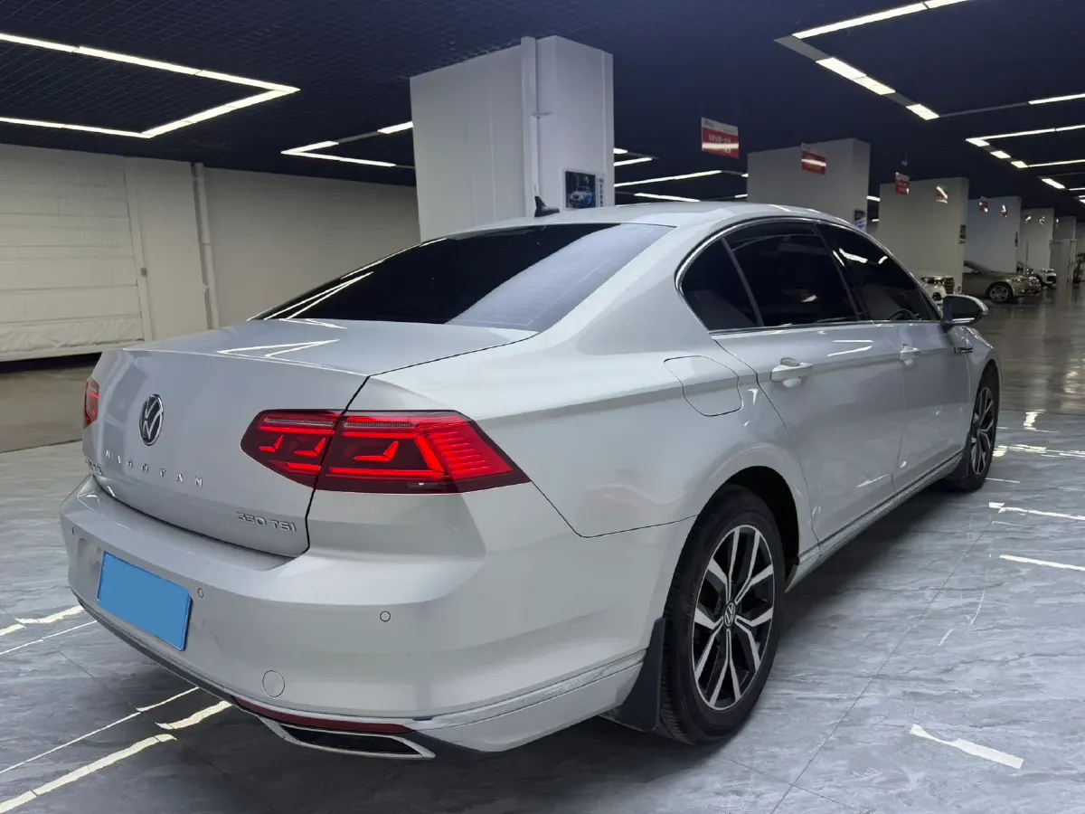 2020 Volkswagen Magotan 2.0T 186HP L4 7DCT,autocango,china used car exporter,china ev exporter,chinese used car exporter,chinese used ev exporter