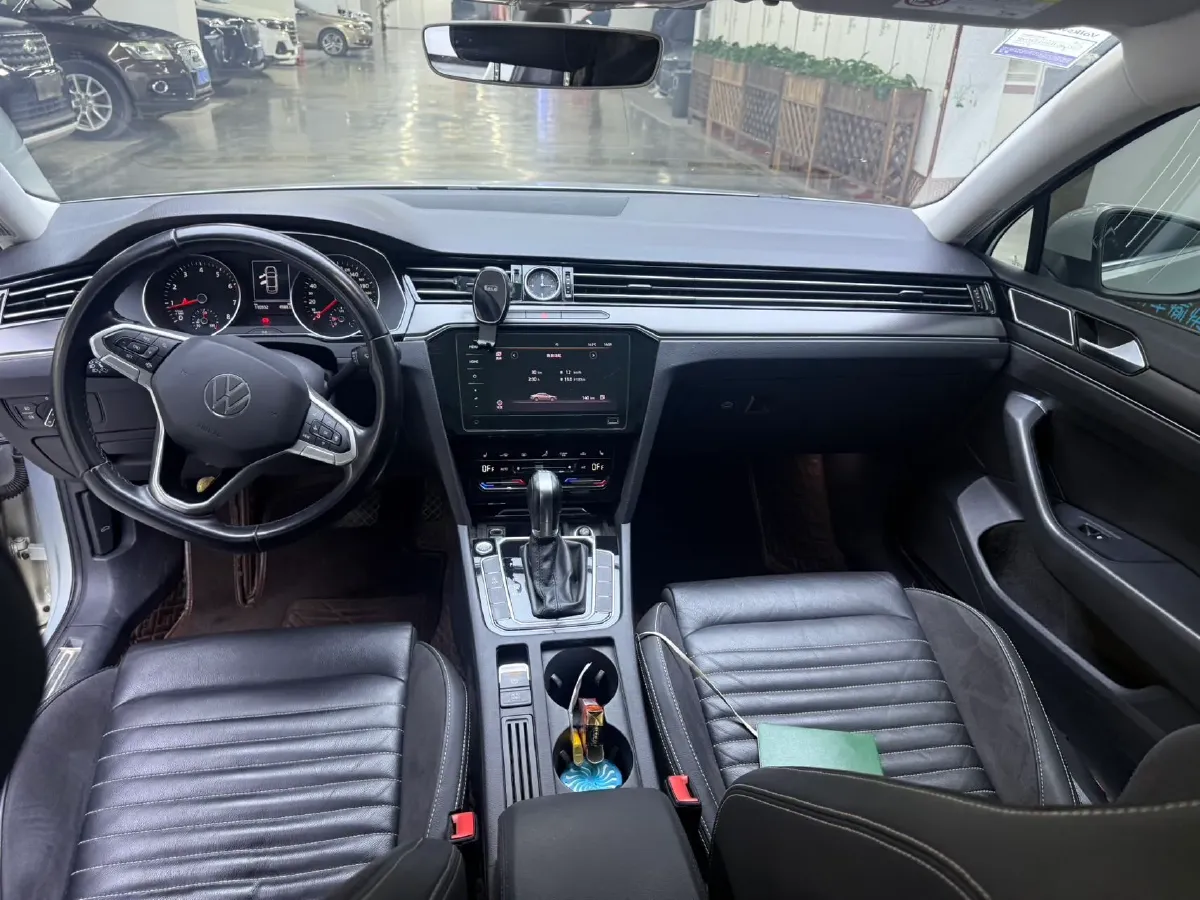 2020 Volkswagen Magotan 2.0T 186HP L4 7DCT,autocango,china used car exporter,china ev exporter,chinese used car exporter,chinese used ev exporter