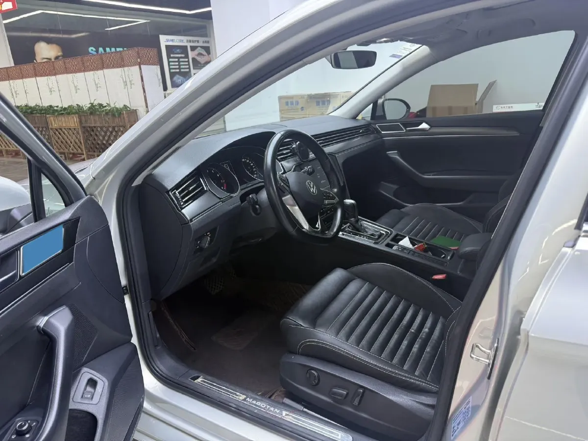 2020 Volkswagen Magotan 2.0T 186HP L4 7DCT,autocango,china used car exporter,china ev exporter,chinese used car exporter,chinese used ev exporter