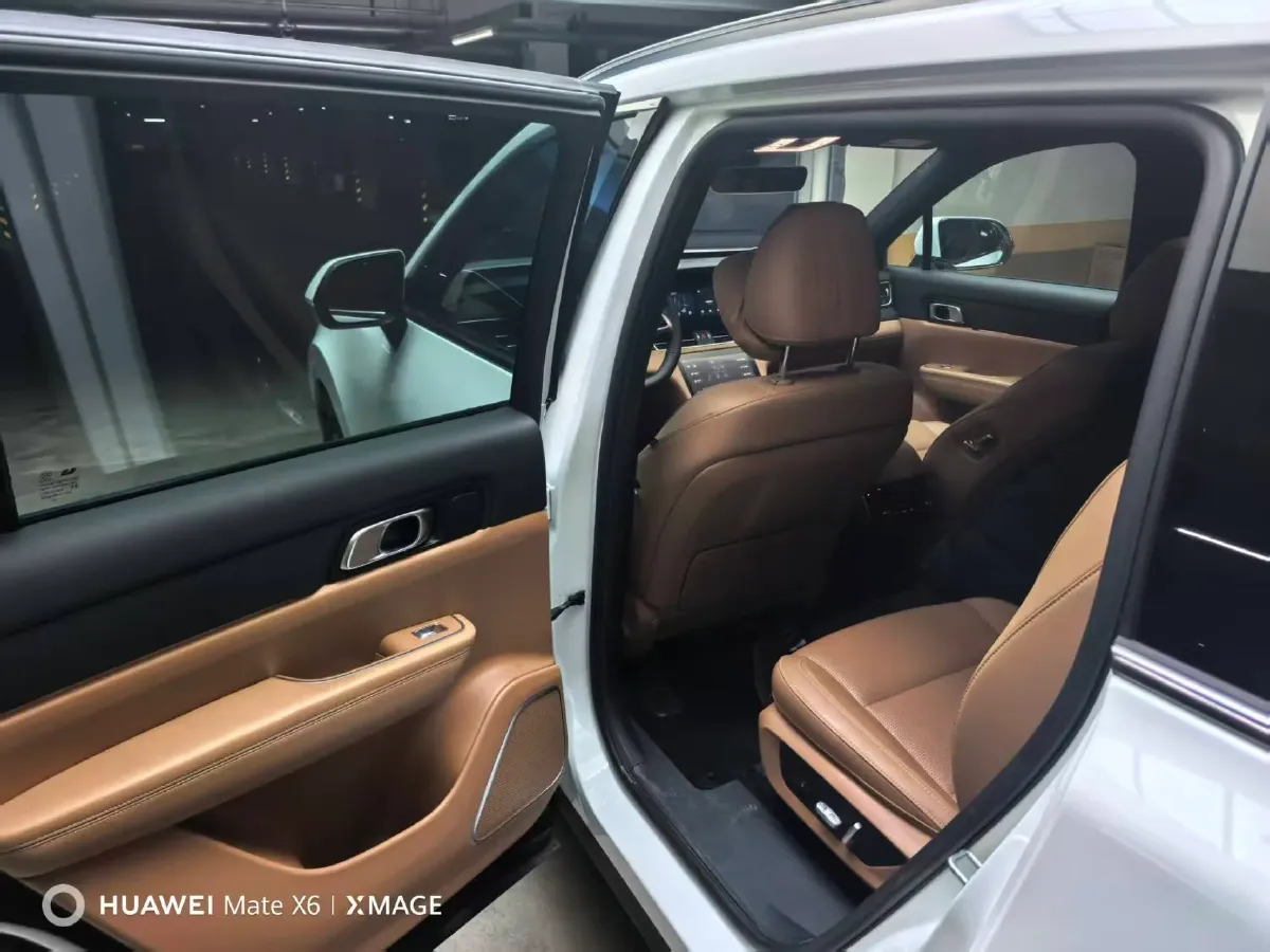 2021 Li ONE Range Extended 131HP REEV 40.5KWH,autocango,china used car exporter,china ev exporter,chinese used car exporter,chinese used ev exporter