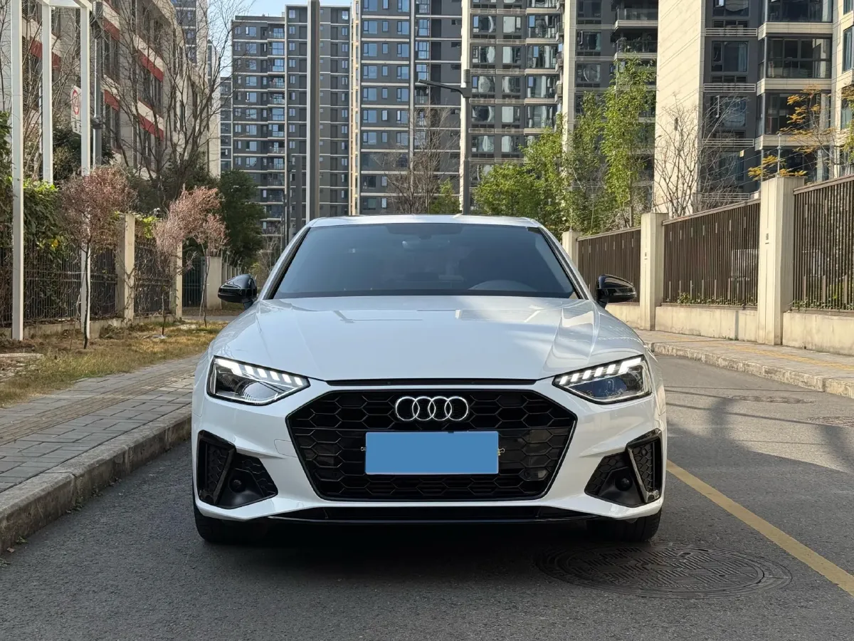 2023 Audi A4L 2.0T 190HP L4 7DCT,autocango,china used car exporter,china ev exporter,chinese used car exporter,chinese used ev exporter