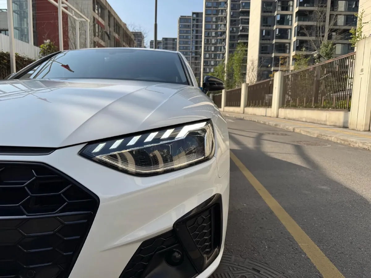 2023 Audi A4L 2.0T 190HP L4 7DCT,autocango,china used car exporter,china ev exporter,chinese used car exporter,chinese used ev exporter