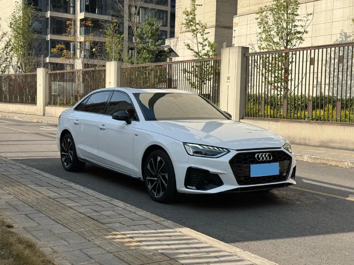 2023 Audi A4L 2.0T 190HP L4 7DCT,autocango,china used car exporter,china ev exporter,chinese used car exporter,chinese used ev exporter