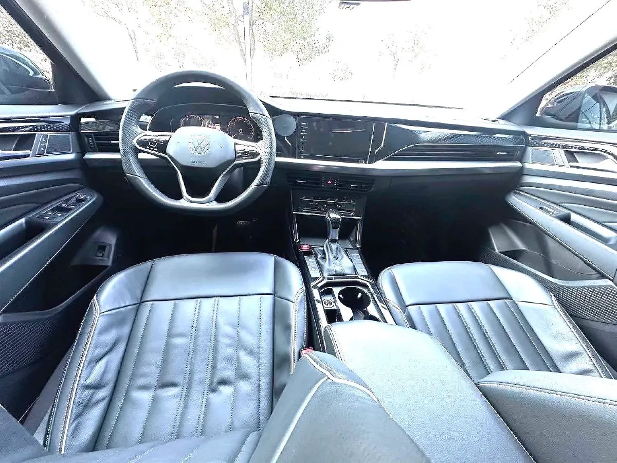2023 Volkswagen Passat 2.0T 186HP L4 7DCT,autocango,china used car exporter,china ev exporter,chinese used car exporter,chinese used ev exporter