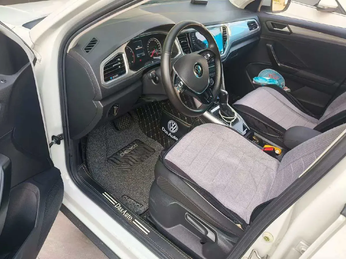 2021 Volkswagen T-Roc 1.4T 150HP L4 7DCT,autocango,china used car exporter,china ev exporter,chinese used car exporter,chinese used ev exporter