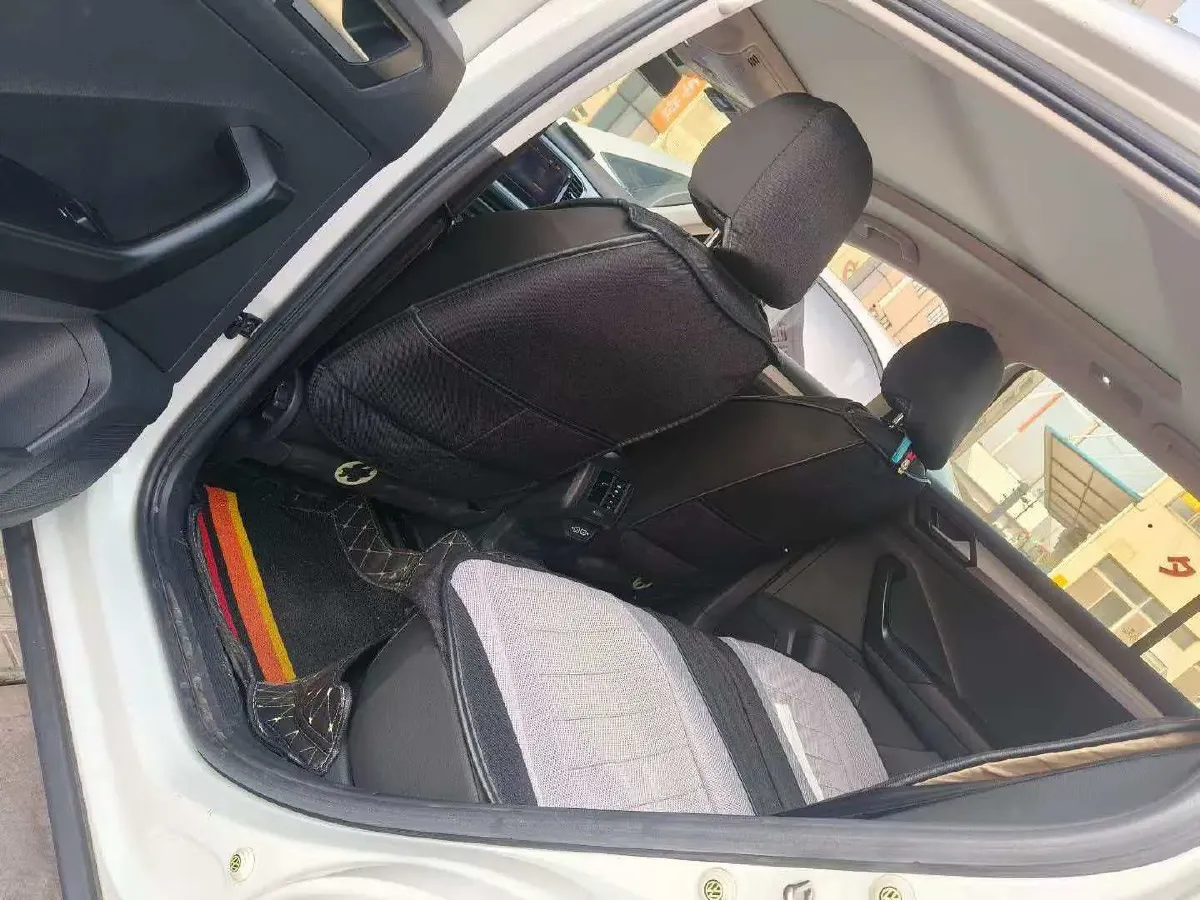 2021 Volkswagen T-Roc 1.4T 150HP L4 7DCT,autocango,china used car exporter,china ev exporter,chinese used car exporter,chinese used ev exporter