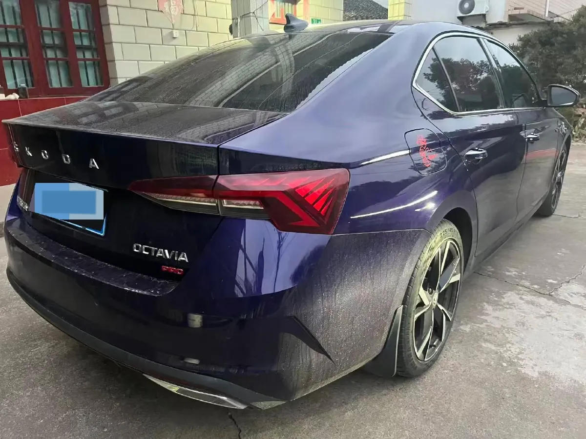 2021 Skoda Octavia 1.4T 150HP L4 7DCT,autocango,china used car exporter,china ev exporter,chinese used car exporter,chinese used ev exporter