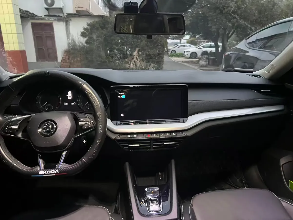 2021 Skoda Octavia 1.4T 150HP L4 7DCT,autocango,china used car exporter,china ev exporter,chinese used car exporter,chinese used ev exporter