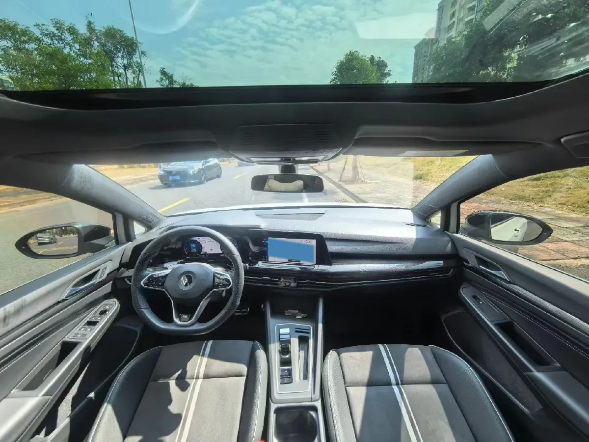 2024 Volkswagen Golf 1.4T 150HP L4 7DCT,autocango,china used car exporter,china ev exporter,chinese used car exporter,chinese used ev exporter