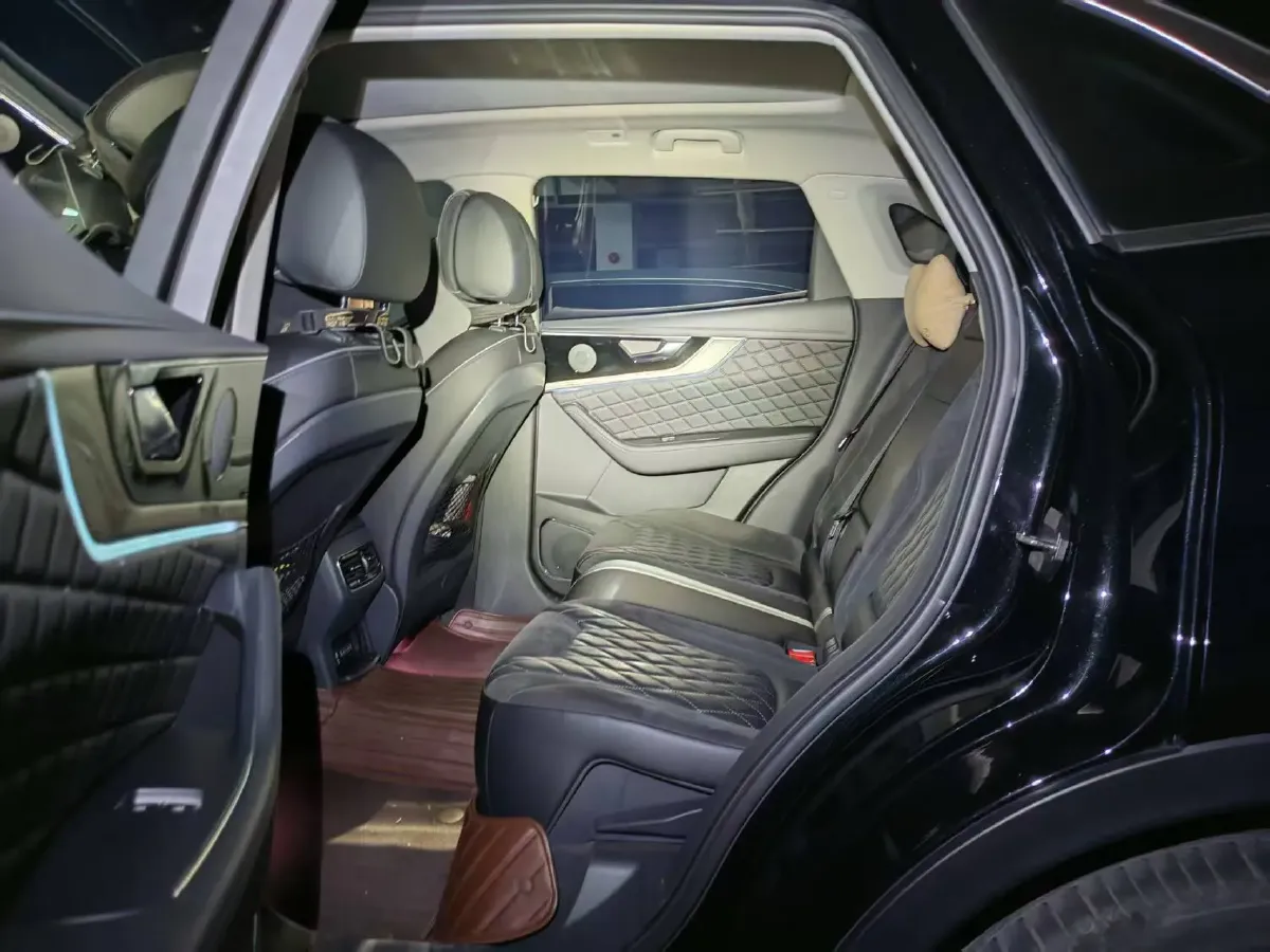 2019 HongQi HS5 2.0T 224HP L4 6AT,autocango,china used car exporter,china ev exporter,chinese used car exporter,chinese used ev exporter