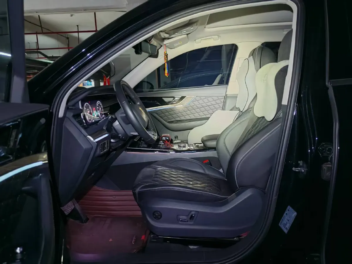 2019 HongQi HS5 2.0T 224HP L4 6AT,autocango,china used car exporter,china ev exporter,chinese used car exporter,chinese used ev exporter