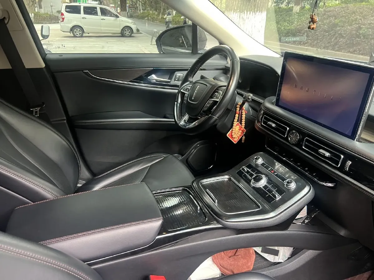 2021 Lincoln Nautilus 2.0T 245HP L4 8AT,autocango,china used car exporter,china ev exporter,chinese used car exporter,chinese used ev exporter