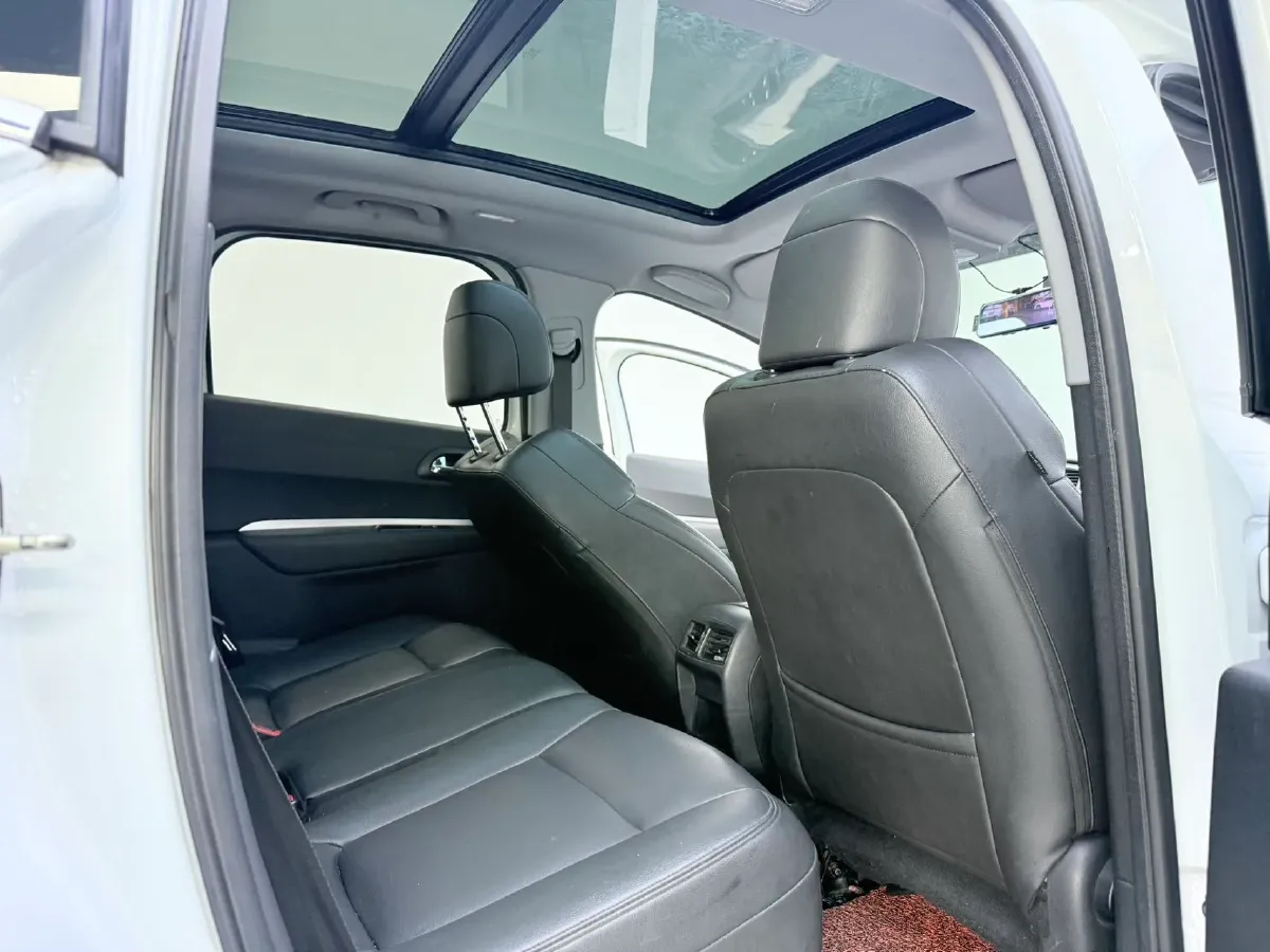 2019 Peugeot 3008 1.6T 167HP L4 6AT,autocango,china used car exporter,china ev exporter,chinese used car exporter,chinese used ev exporter