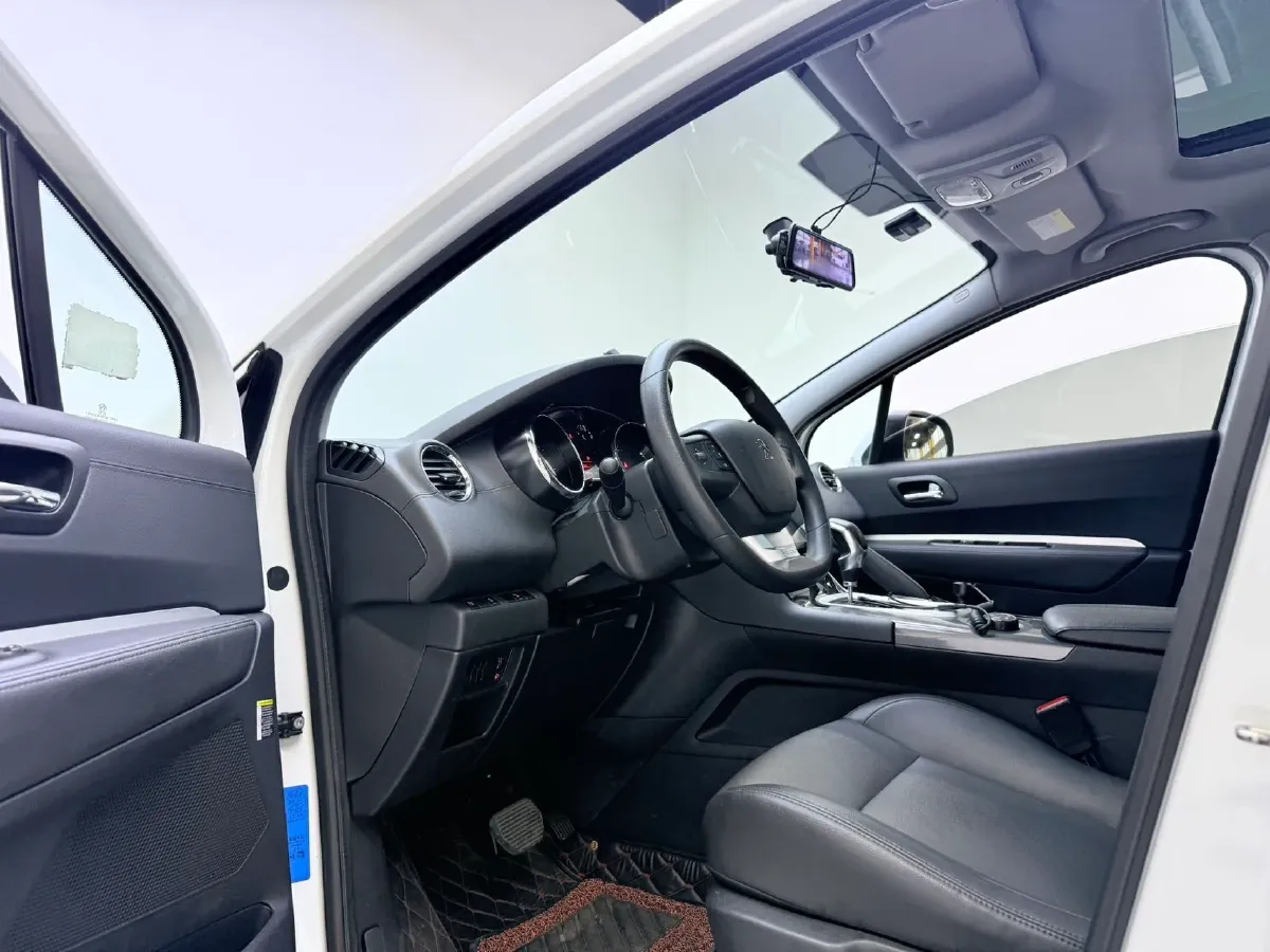 2019 Peugeot 3008 1.6T 167HP L4 6AT,autocango,china used car exporter,china ev exporter,chinese used car exporter,chinese used ev exporter