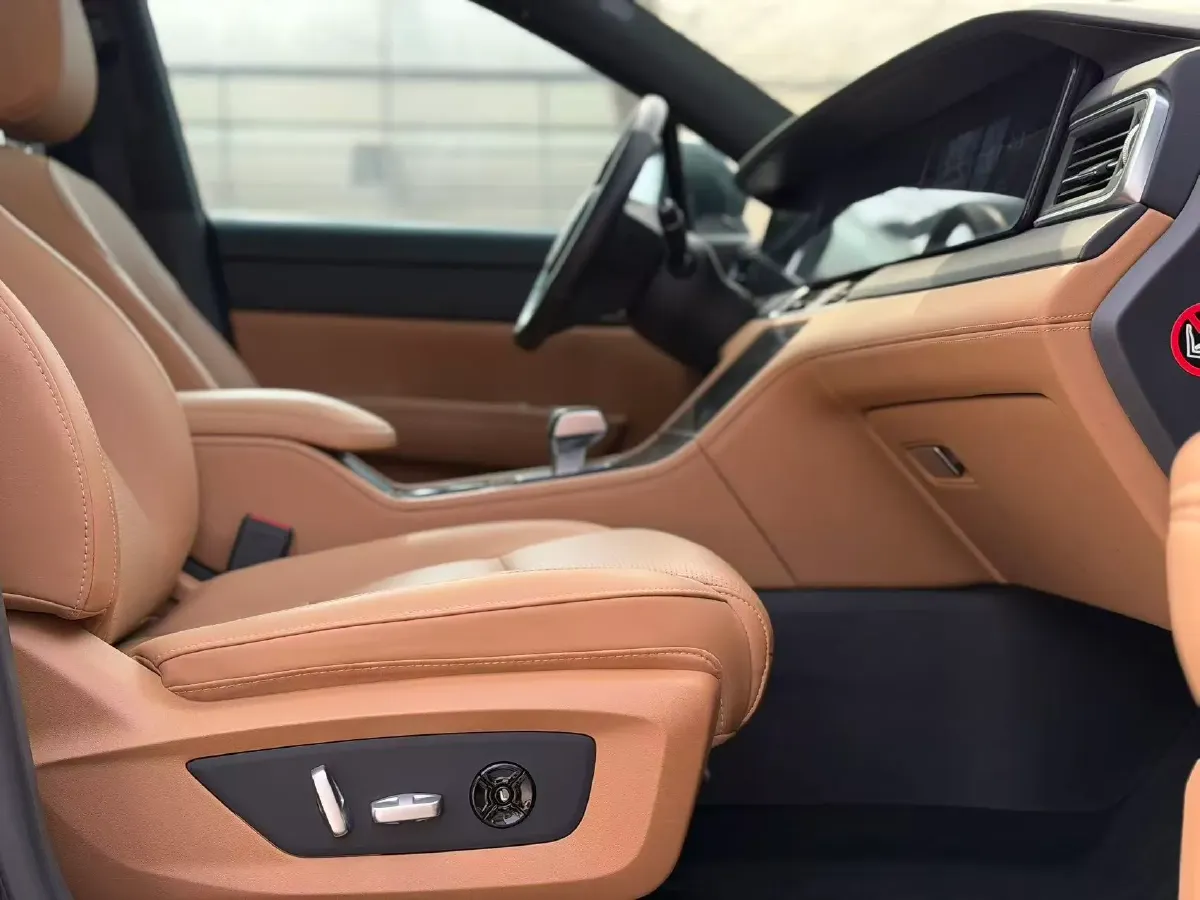 2021 Li ONE Range Extended 131HP REEV 40.5KWH,autocango,china used car exporter,china ev exporter,chinese used car exporter,chinese used ev exporter