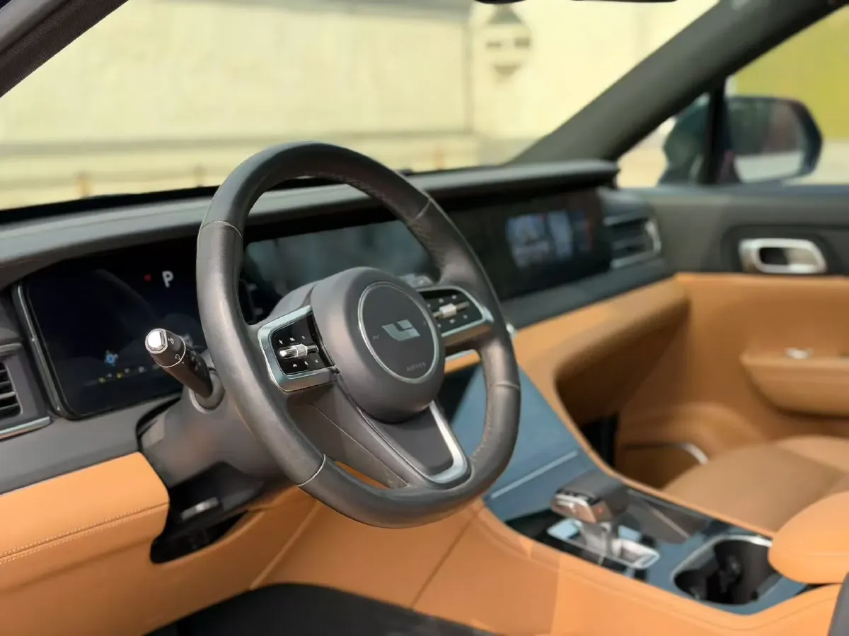 2021 Li ONE Range Extended 131HP REEV 40.5KWH,autocango,china used car exporter,china ev exporter,chinese used car exporter,chinese used ev exporter