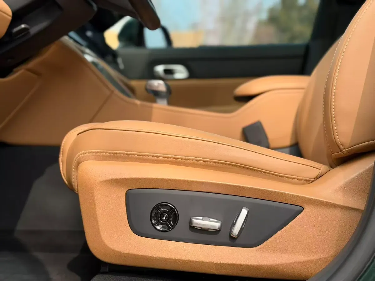 2021 Li ONE Range Extended 131HP REEV 40.5KWH,autocango,china used car exporter,china ev exporter,chinese used car exporter,chinese used ev exporter