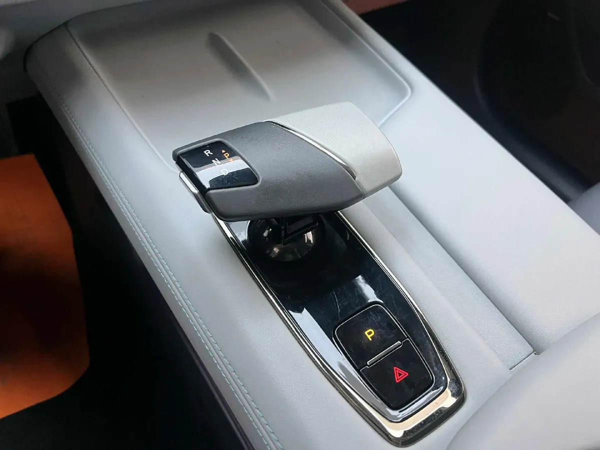 2024 ChangAn UNI-Z 1.5L 98HP L4 E-CVT PHEV 18.4KWH,autocango,china used car exporter,china ev exporter,chinese used car exporter,chinese used ev exporter