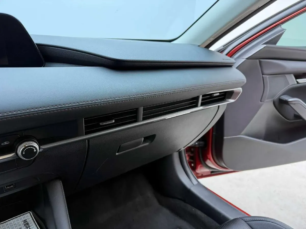 2021 Mazda 3 Axela 1.5L 117HP L4 6AT,autocango,china used car exporter,china ev exporter,chinese used car exporter,chinese used ev exporter