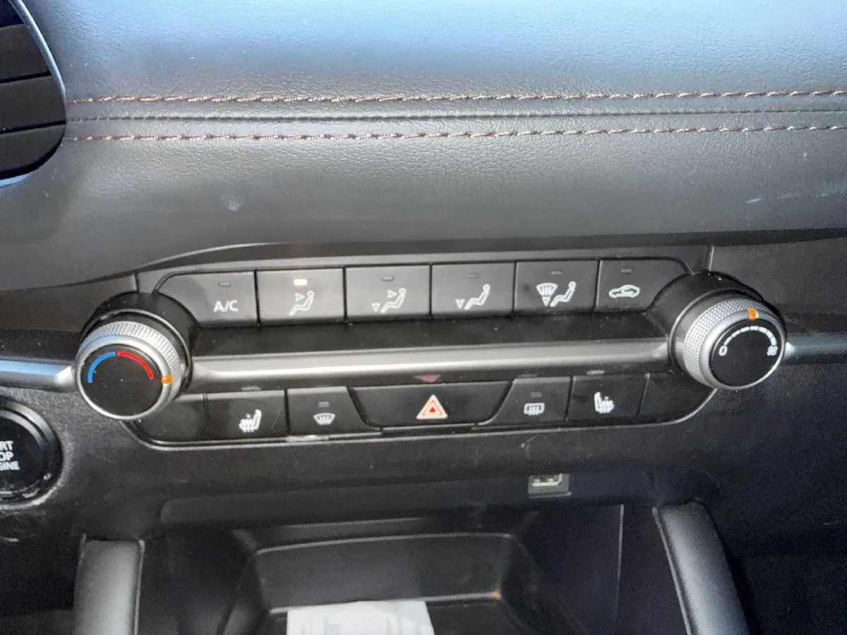 2021 Mazda 3 Axela 1.5L 117HP L4 6AT,autocango,china used car exporter,china ev exporter,chinese used car exporter,chinese used ev exporter