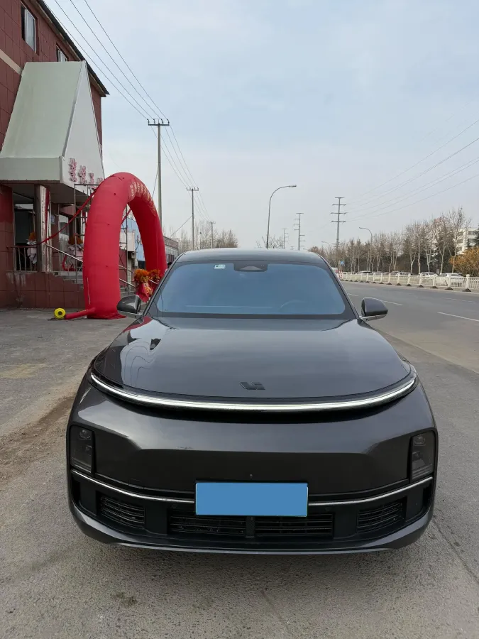 2023 Li L8 Range Extended 154HP REEV 40.9KWH,autocango,china used car exporter,china ev exporter,chinese used car exporter,chinese used ev exporter