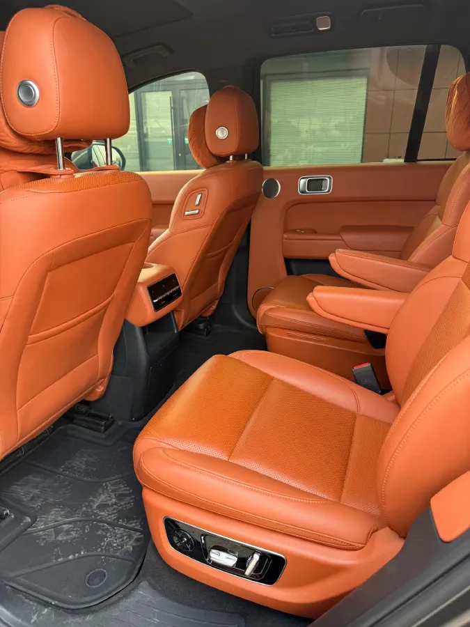 2023 Li L8 Range Extended 154HP REEV 40.9KWH,autocango,china used car exporter,china ev exporter,chinese used car exporter,chinese used ev exporter